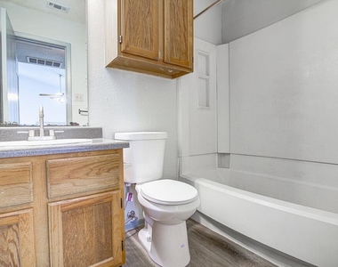 9624 Sugar Hill Dr - Photo Thumbnail 14