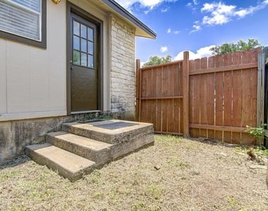 9624 Sugar Hill Dr - Photo Thumbnail 16