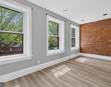705 8th Street Se - Photo Thumbnail 4