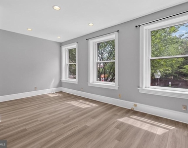 705 8th Street Se - Photo Thumbnail 3