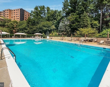 4201 Cathedral Avenue Nw - Photo Thumbnail 5