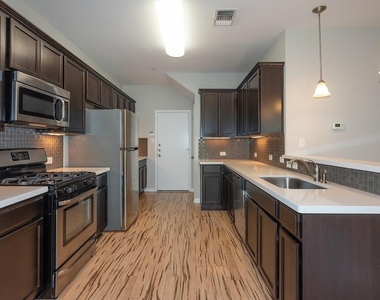 1620 Bryant Dr - Photo Thumbnail 7