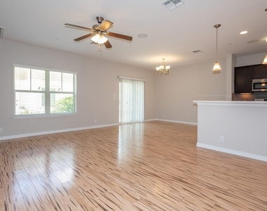 1620 Bryant Dr - Photo Thumbnail 3
