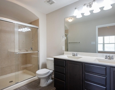 1620 Bryant Dr - Photo Thumbnail 16
