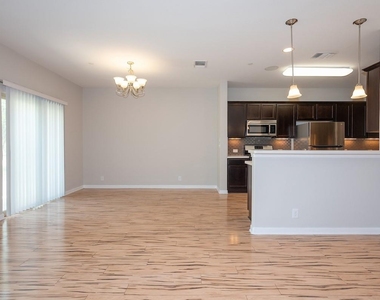 1620 Bryant Dr - Photo Thumbnail 5