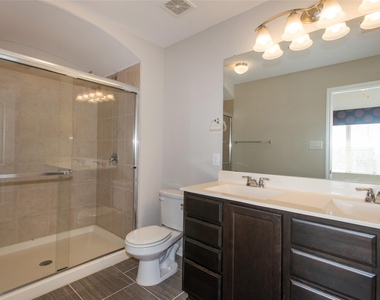 1620 Bryant Dr - Photo Thumbnail 12
