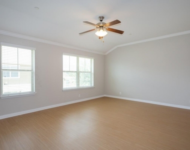 1620 Bryant Dr - Photo Thumbnail 10