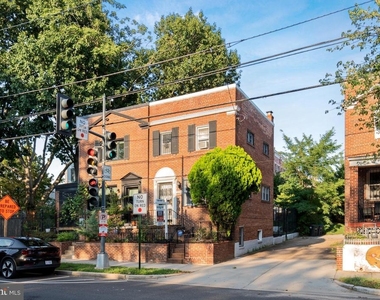 2835 4th Street Ne - Photo Thumbnail 27