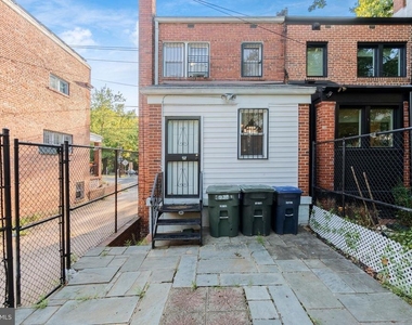 2835 4th Street Ne - Photo Thumbnail 24