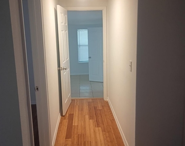 1604 Wilson St - Photo Thumbnail 14