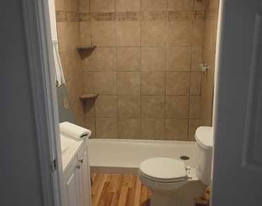 1604 Wilson St - Photo Thumbnail 12