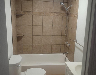 1604 Wilson St - Photo Thumbnail 13