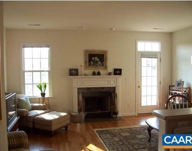 544 Summerford Ln - Photo Thumbnail 6