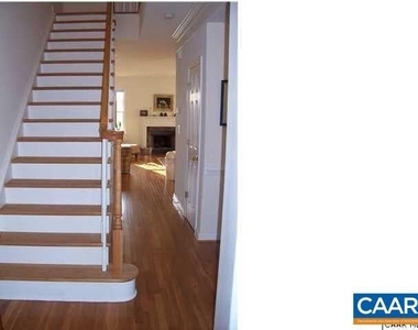 544 Summerford Ln - Photo Thumbnail 9