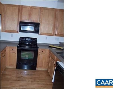 544 Summerford Ln - Photo Thumbnail 4