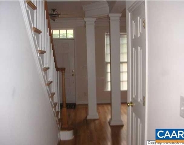 544 Summerford Ln - Photo Thumbnail 8