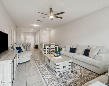 936 Capitol Parkway - Photo Thumbnail 4