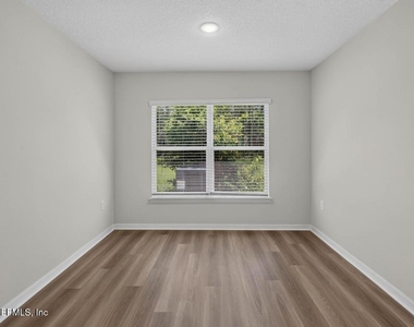 129 Wellwood Lane - Photo Thumbnail 12