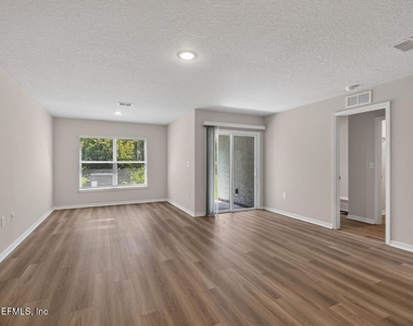 129 Wellwood Lane - Photo Thumbnail 2