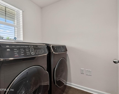 8076 Dancing Fox Street - Photo Thumbnail 17
