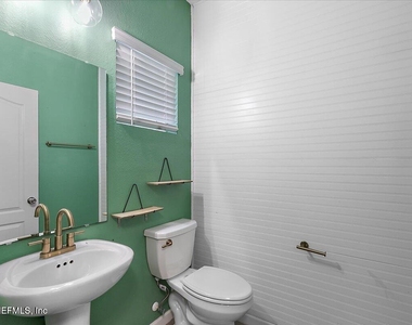 12658 Josslyn Lane - Photo Thumbnail 4