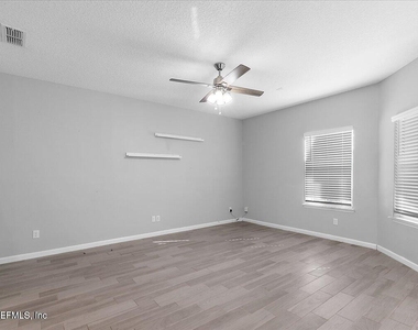 12658 Josslyn Lane - Photo Thumbnail 9