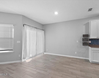 12658 Josslyn Lane - Photo Thumbnail 8