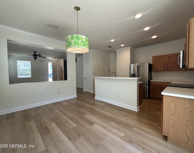 108 Bay Bridge Drive - Photo Thumbnail 2