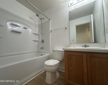 108 Bay Bridge Drive - Photo Thumbnail 14