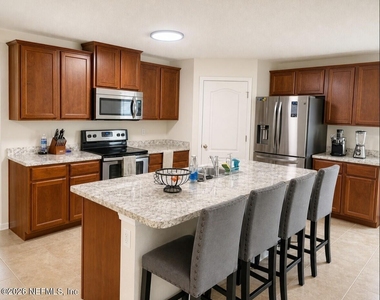 45013 Amhurst Oaks Drive - Photo Thumbnail 4