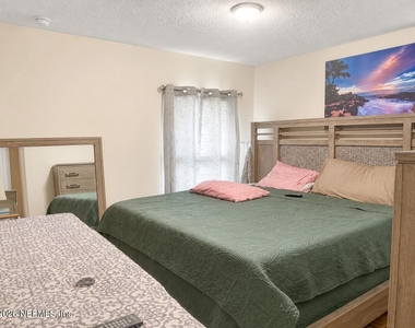 45013 Amhurst Oaks Drive - Photo Thumbnail 12