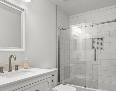 8621 Goodbys Trace Drive - Photo Thumbnail 12