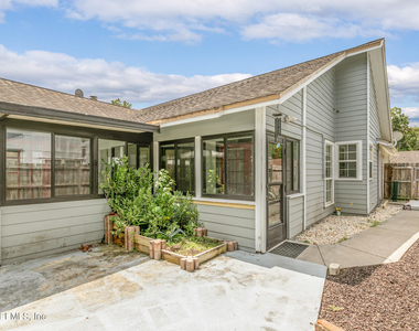 8621 Goodbys Trace Drive - Photo Thumbnail 38