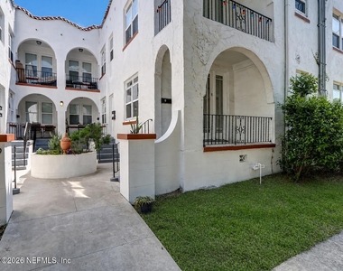1009 Stockton Street - Photo Thumbnail 3