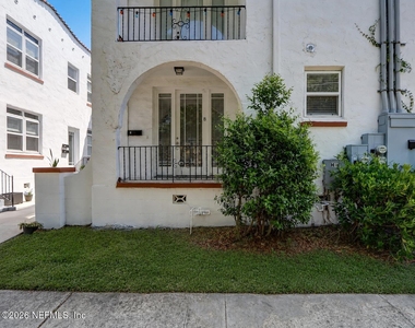 1009 Stockton Street - Photo Thumbnail 4