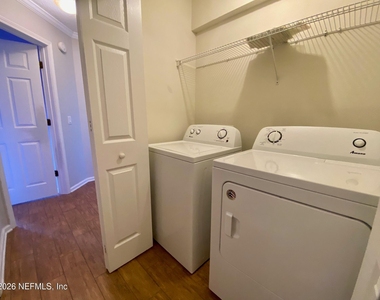 1530 Vineland Circle - Photo Thumbnail 21