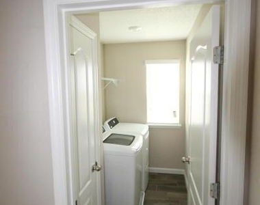 2642 Caroline Hills Drive - Photo Thumbnail 8