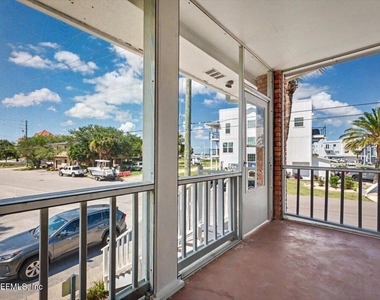 22 Comares Avenue - Photo Thumbnail 20