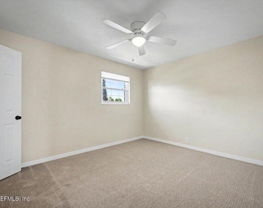 22 Comares Avenue - Photo Thumbnail 17
