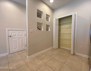 11312 Estancia Villa Circle - Photo Thumbnail 8
