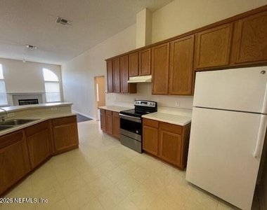 5009 Grand Lakes Drive S - Photo Thumbnail 16