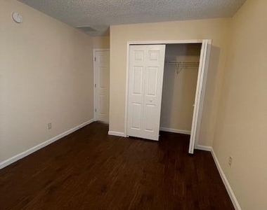 5009 Grand Lakes Drive S - Photo Thumbnail 36