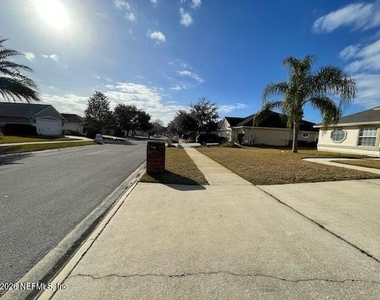 5009 Grand Lakes Drive S - Photo Thumbnail 7