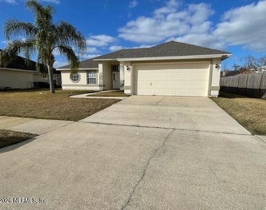 5009 Grand Lakes Drive S - Photo Thumbnail 2