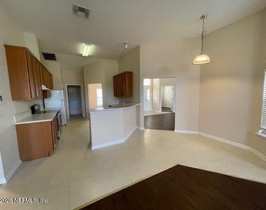 5009 Grand Lakes Drive S - Photo Thumbnail 14