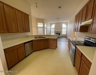 5009 Grand Lakes Drive S - Photo Thumbnail 15