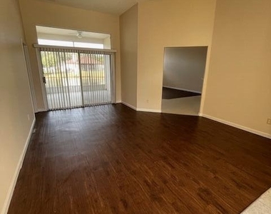5009 Grand Lakes Drive S - Photo Thumbnail 10
