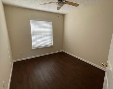 5009 Grand Lakes Drive S - Photo Thumbnail 27