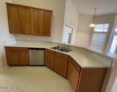 5009 Grand Lakes Drive S - Photo Thumbnail 17