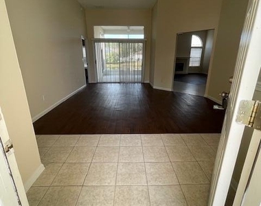 5009 Grand Lakes Drive S - Photo Thumbnail 9